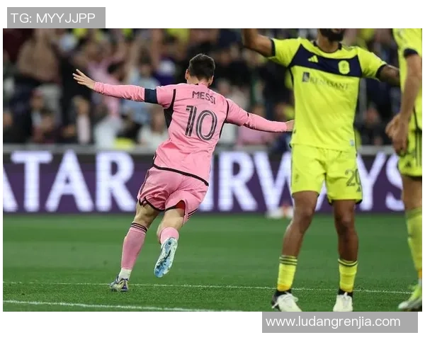 库珀回想与梅西交手：我让全队封他的左脚，他用右脚进了两个